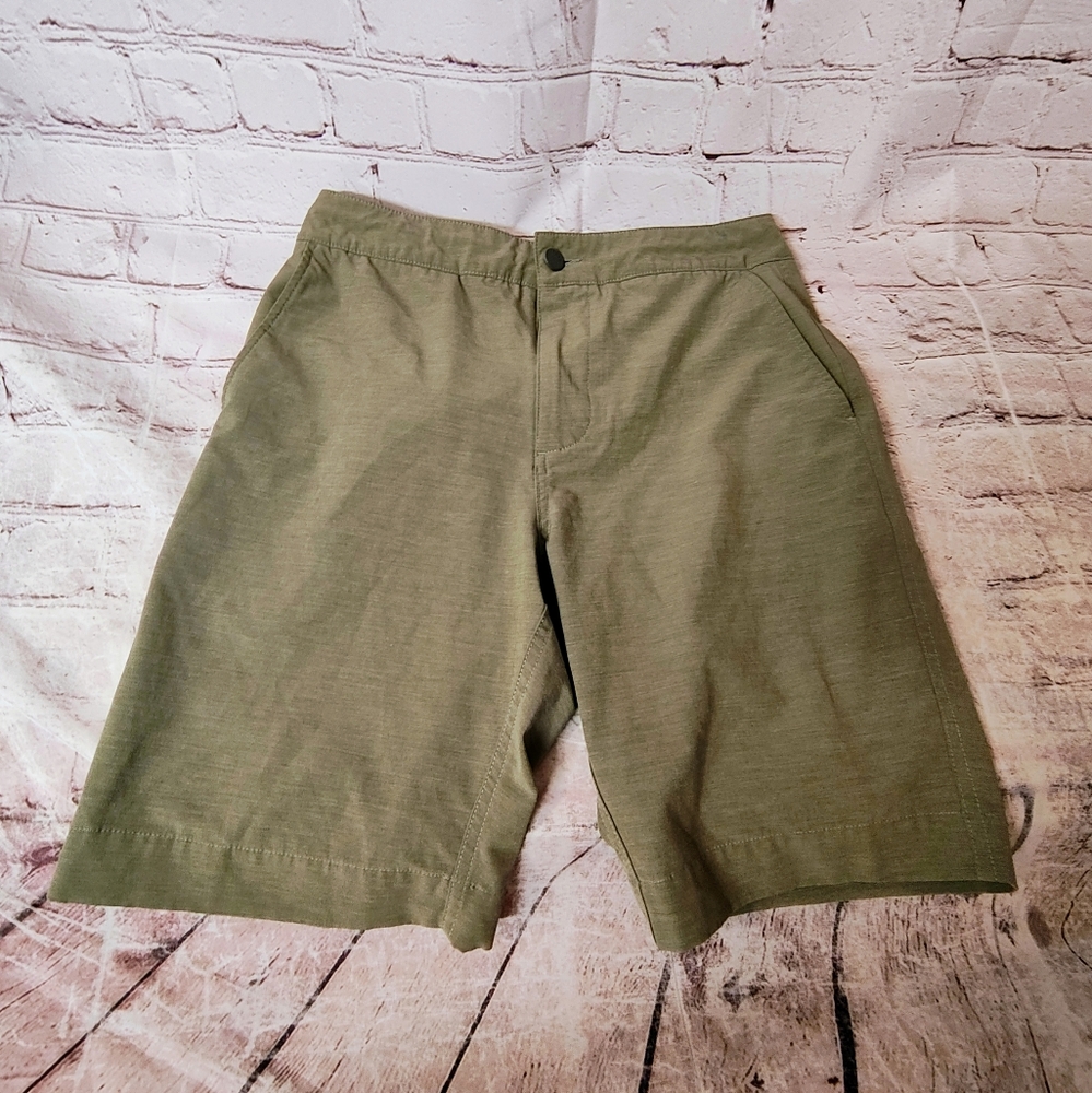 Faherty All Day Shorts Size 28 Olive Performance